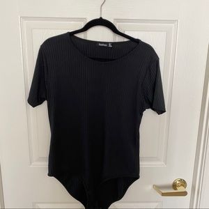 Short sleeve black ribbed bodysuit